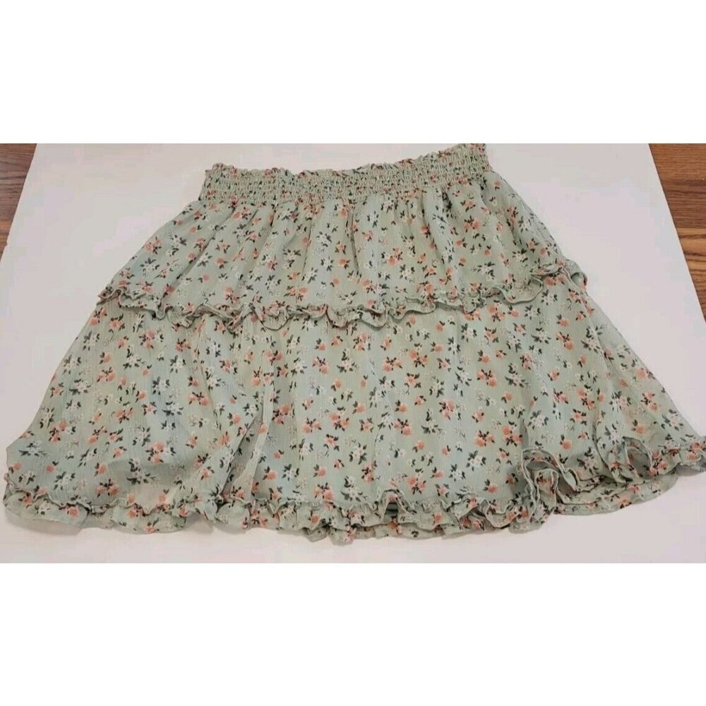 IN San Francisco Skirt Sage‎ Green With Pink Floral Ruffles Juniors Size Small